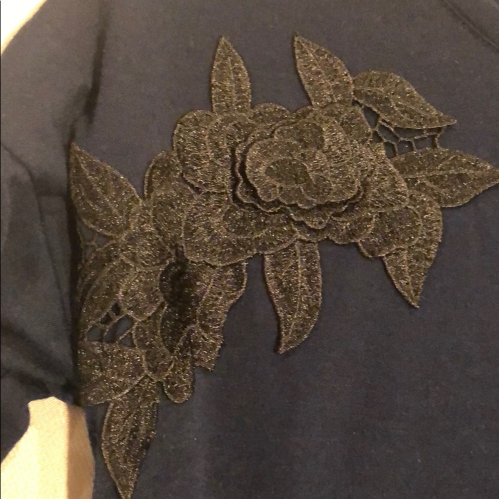 Blouse - Picture 2 of 6